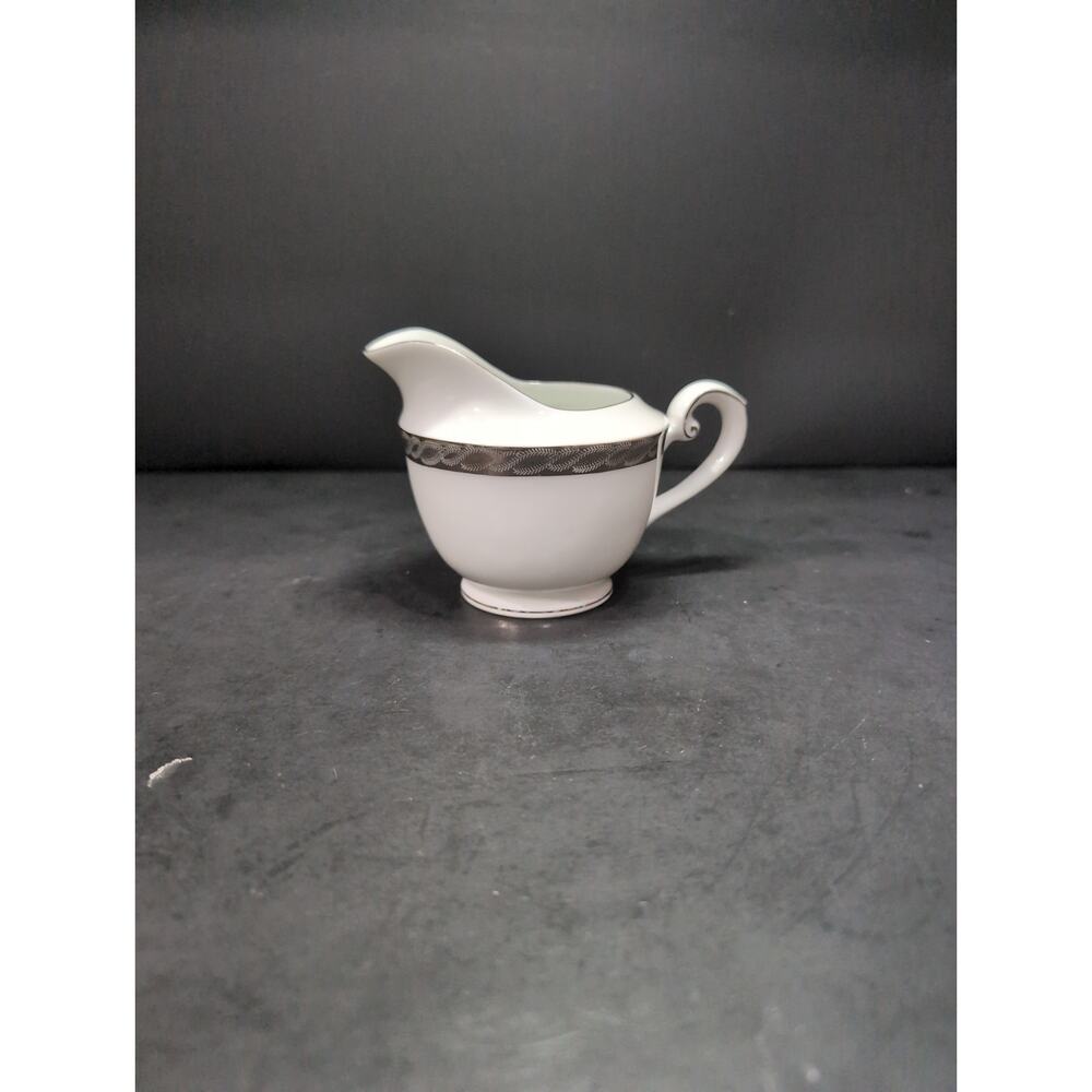 Fukagawa Arita‎ Creamer White Silver Fern Scroll, Hand Painted Japanese Creamer